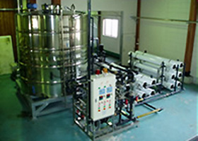 飲料水メーカーに設置されている逆浸透膜浄水器
