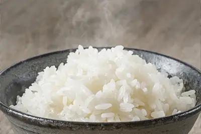 Pウォーターの浄化水で炊いた白米