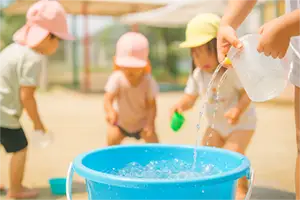 保育園水遊び